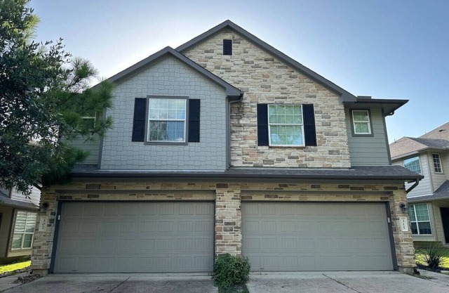 Cozy townhome in The Woodlands