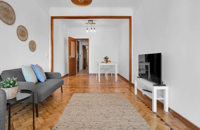 Cozy Two Bedroom Apartment in the Center of Almada