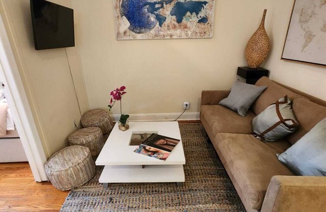 Cozy Two Bedroom in the Heart of New York City