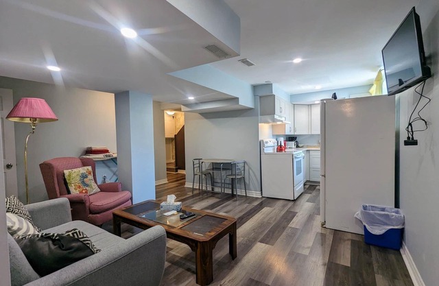 Cozy Unit 2BD+2BTH 5 mins to Lake - [Hem]