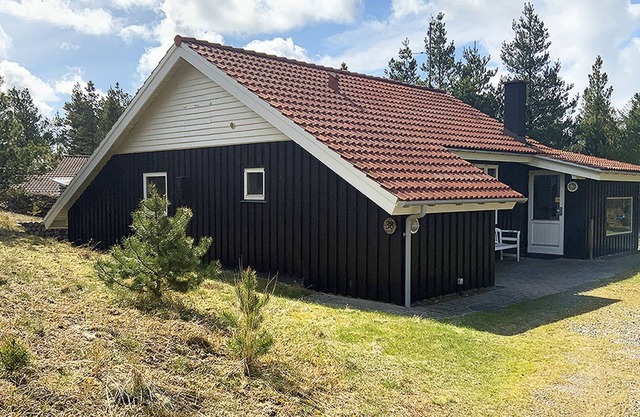 Cozy vacation home with 2 bedrooms, 1 bathroom, whirlpool and sauna