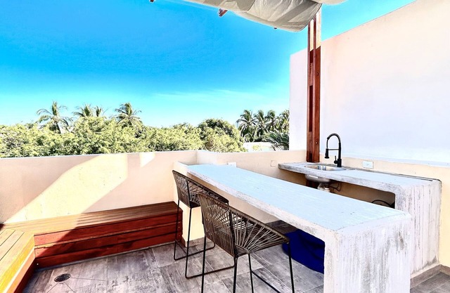 Cozy villa with private jacuzzi 5 min from the beach!