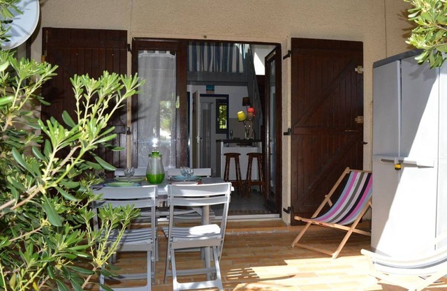 Cozy Villa with Shared Pool, Terraces & Parking Near Beach - Sleeps 6