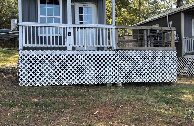 Cozy water front cabin next to boat launch and swimming area!