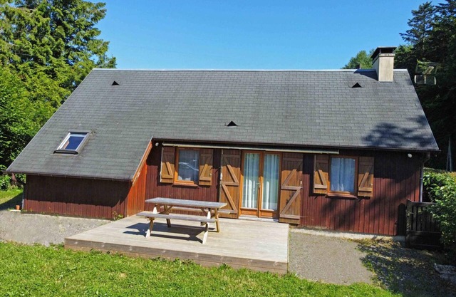 Cozy Wooden Chalet with Fireplace, Terrace, Near Forest – Ideal for Couples