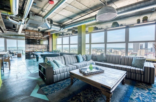 CozySuites 800 Tower 1BR w/gym! 21