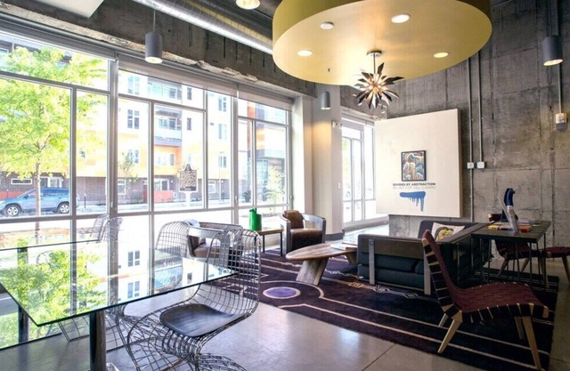 CozySuites l Trendy 1BR, Monument Circle, Indy