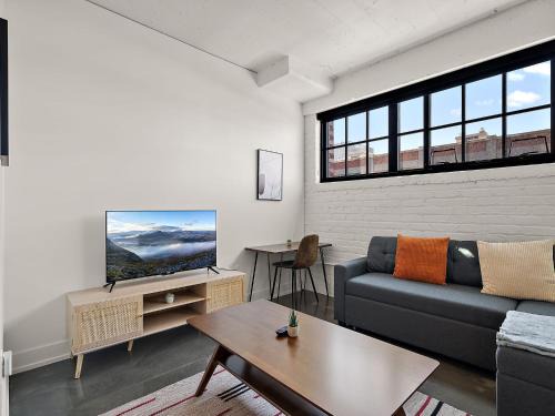 CozySuites NLG - Modern studio condo #27