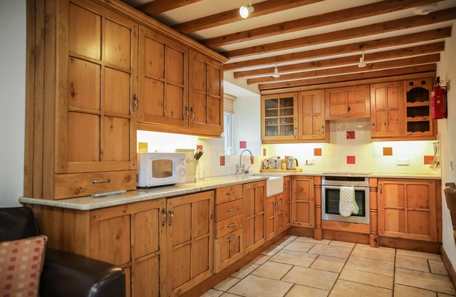 CRAFNANT - a cottage that sleeps 4 guests in 2 bedrooms