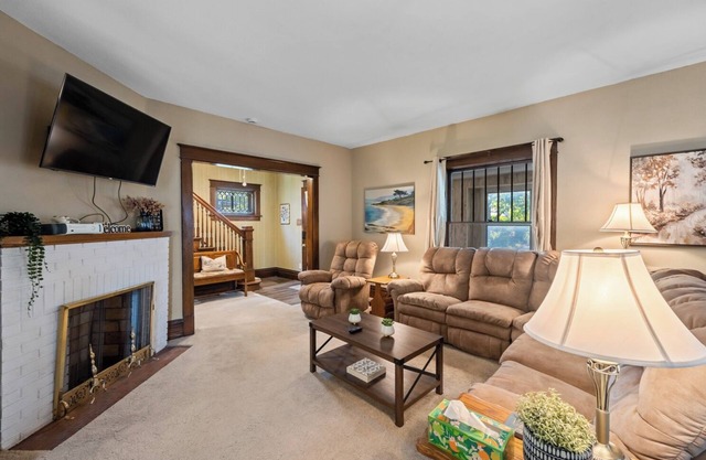 Craftsmen Style Home near campus and downtown