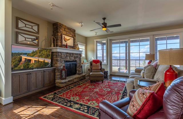 Craig 201 Jurassic - Stunning views, fun community amenities!