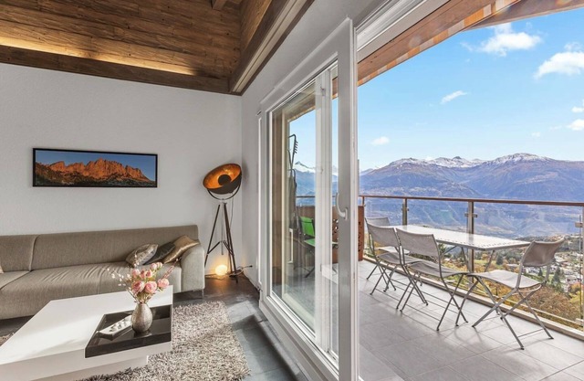 Crans-Montana 6pp, renovated apartment view & parking