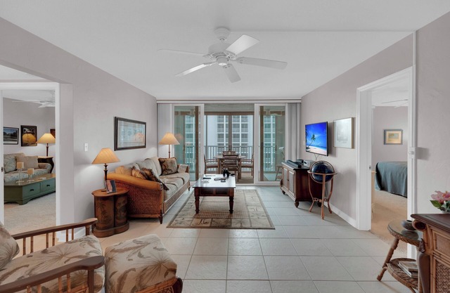 Creciente 514N Beachfront 2B/2B Island Vacation Condo, Gulf View