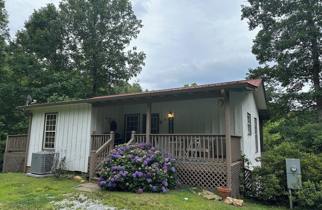Creek, Seclusion, Pet Friendly