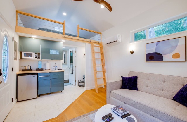 Creekside Cottage- Experience St. Aug's Newest Tiny Home