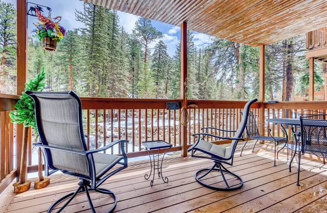 Creekside Suite 07 River View!