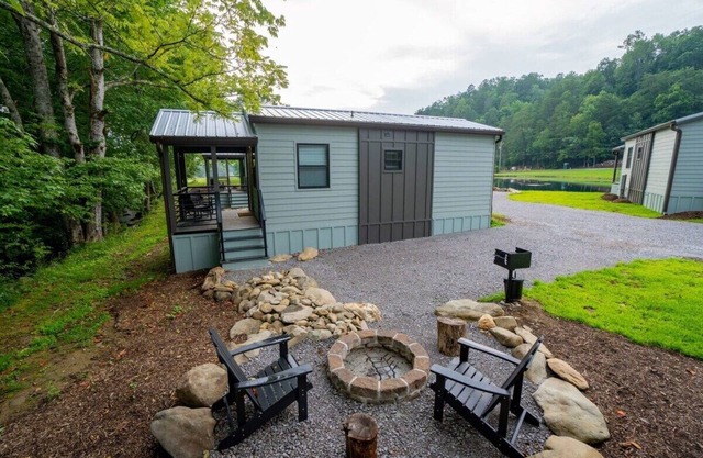 Creekside Tiny Cabin | Blackbear Cabin