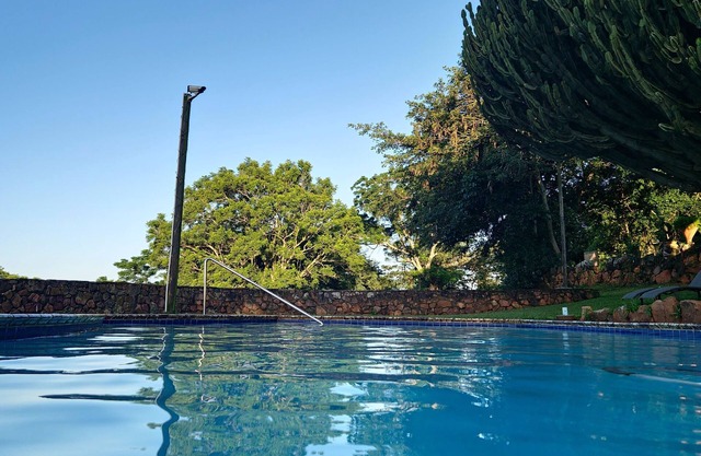Crest Farm - Self-catering 2-bedroom, Wi-fi, Views, Swiming Pool