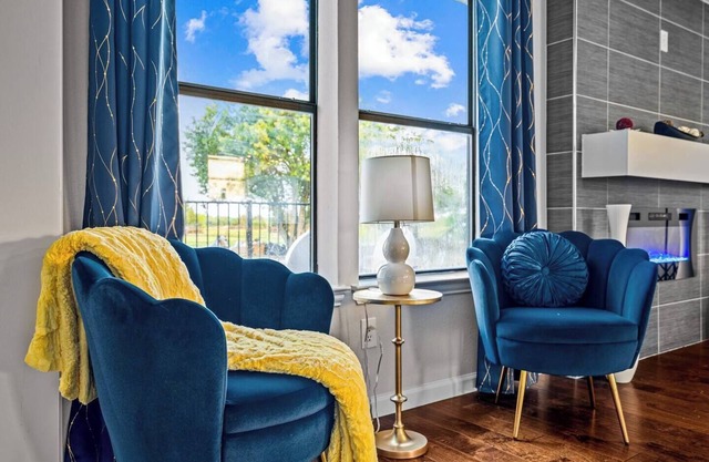 Crew-Friendly | 1-Level · Huge Yard · Big Parking