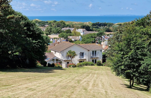 Croft House - a house that sleeps 10 guests in 5 bedrooms