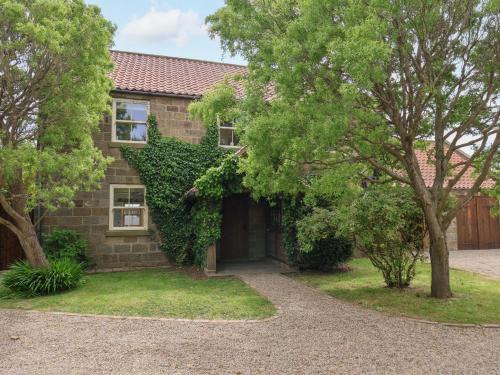 Crossbutts Farmhouse