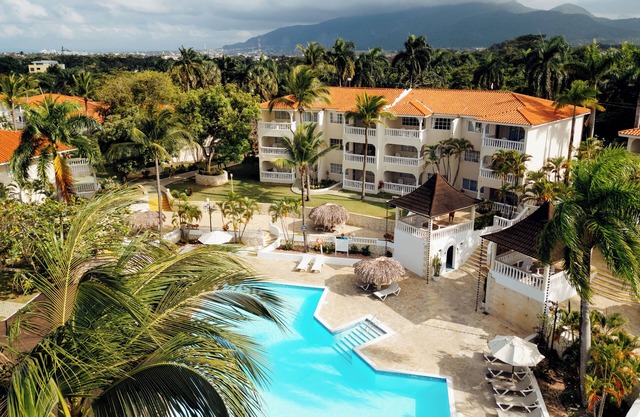 CROWN&RESIDENCE SUITES 2-bedroom resort in delightful Puerto Plata with WiFi, AC