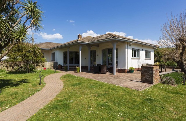 CROYDE LINDENS | 4 Bedrooms