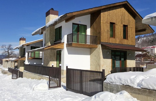 Crystal Town House