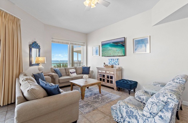 Crystal View 304 - Gulf View, Pet Friendly, Pool, Beach Service, Private Beach!