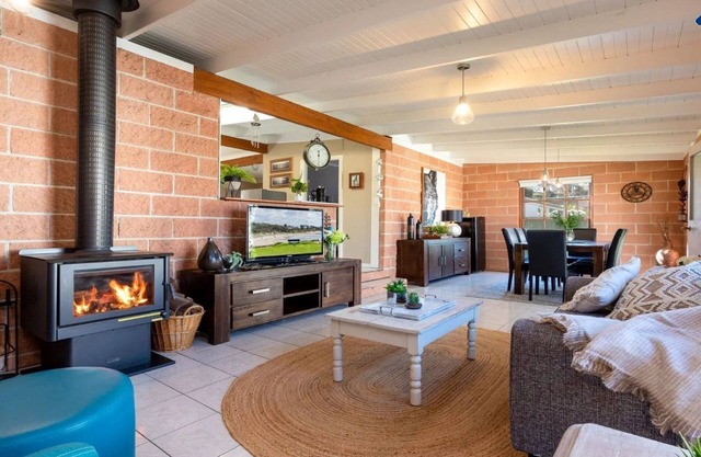 Cudgee – one street back from the beach