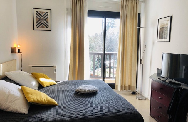 Curist Studios Direct access to BORDA thermal baths