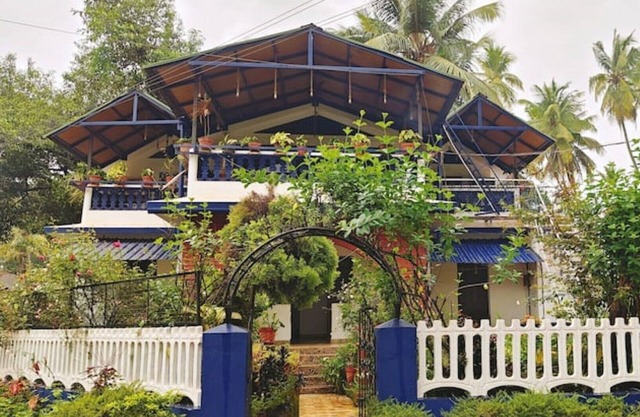 Curlies Blue House - 5Bhk Villa near Anjuna Beach