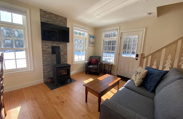 Custom built 2-bedroom cabin on 3 acres, Two miles to Ludlow town center.