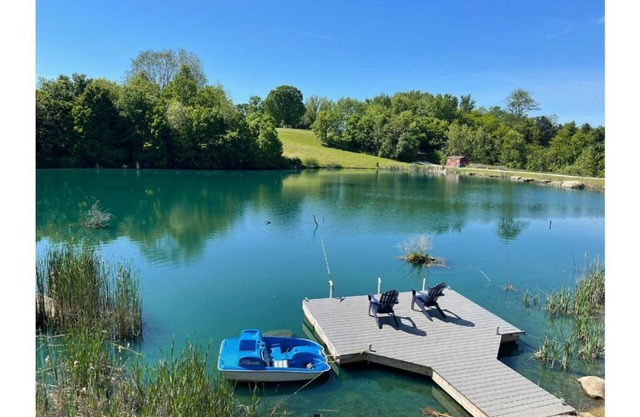Custom cabin on 23 acres, private fishing, paddle boat, kayaks Lake Cumberland