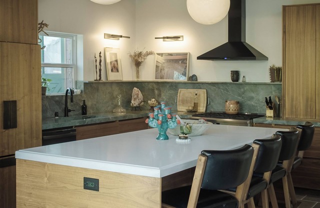 Custom Home+Guest House, Hot Tub & Fire Pit. Bike to the Beach!