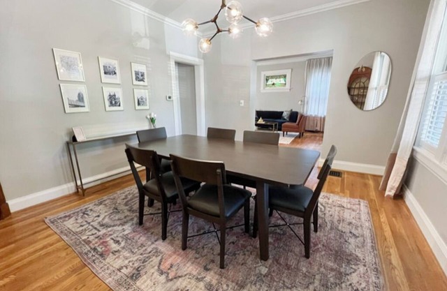 Cute & Cozy 2 bed 1.5 bath Oakley