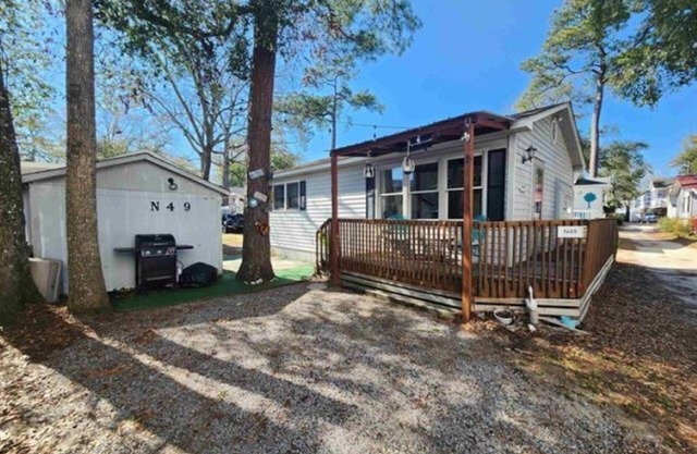 Cute family friendly home close to amenities in Ocean Lakes Family Campground.n
