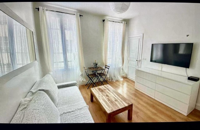 Cute one bedroom in Le Marais