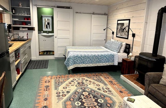 Cute studio available monthly; 1 block to trails