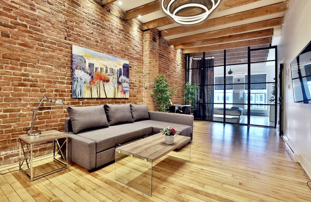 Cutting Edge condo in Old Montreal with private terrace