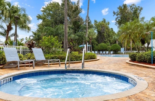 Cypress Palms Resort 2 Bedroom with HOT TUB/POOL!