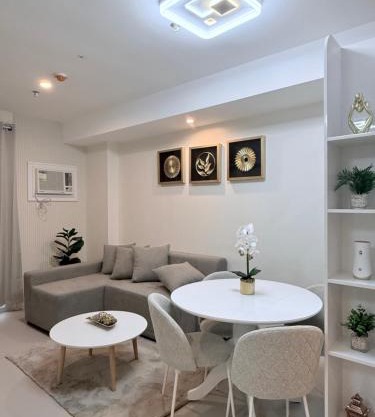 Dahlia - Two Bedroom Condo Unit with Veranda