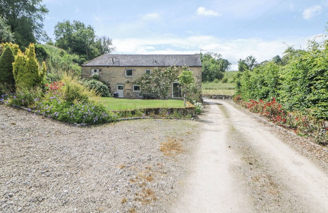 DALE VIEW FARM, pet friendly, with a garden in Winster