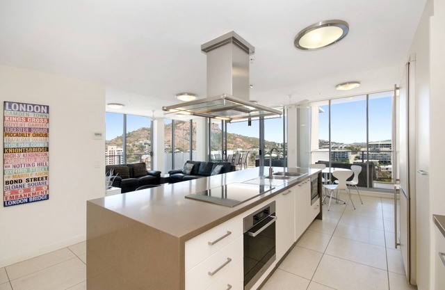 Dalgety Apartments