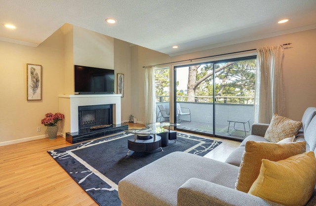 Daly City Vacation Rental w/Mountain Views!