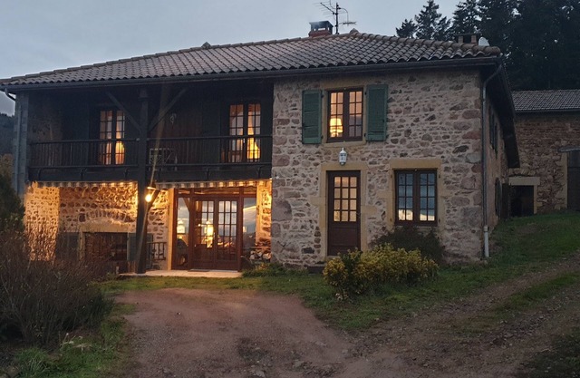 Dans Ancienne Ferme Restaurée - Chambre Avec Petit Salon et SdB Internet:wifi