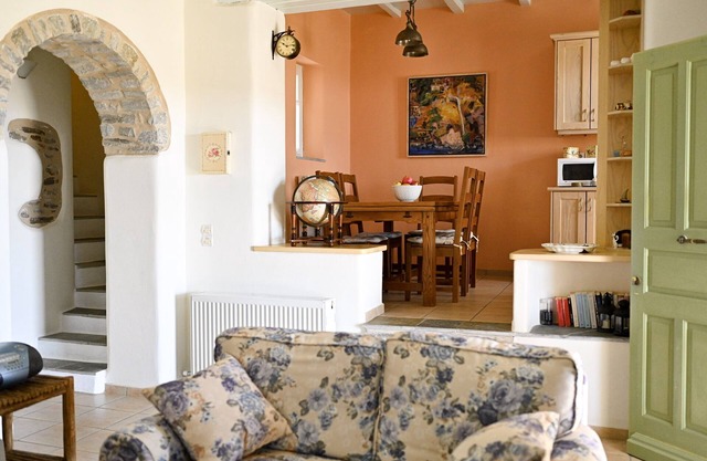 Daphne's Country House with magnificent Sea View, Drios-Paros