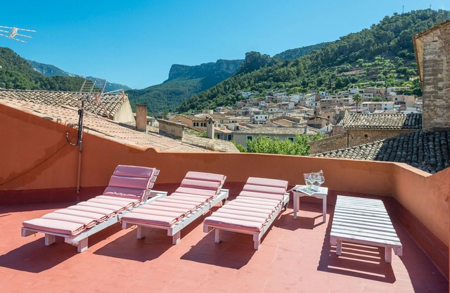 DARRERA ES CAMPANAR - Chalet with terrace in BUNYOLA. Free WiFi