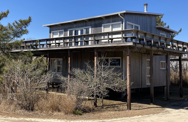 Davis Park, Fire Island, FIOS wifi, A/C throughout, 1800 sq ft