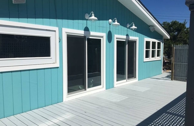 Davis Park, Fire Island. Bay/sunset views. Updated 4 bed/2 bath house w A/C
